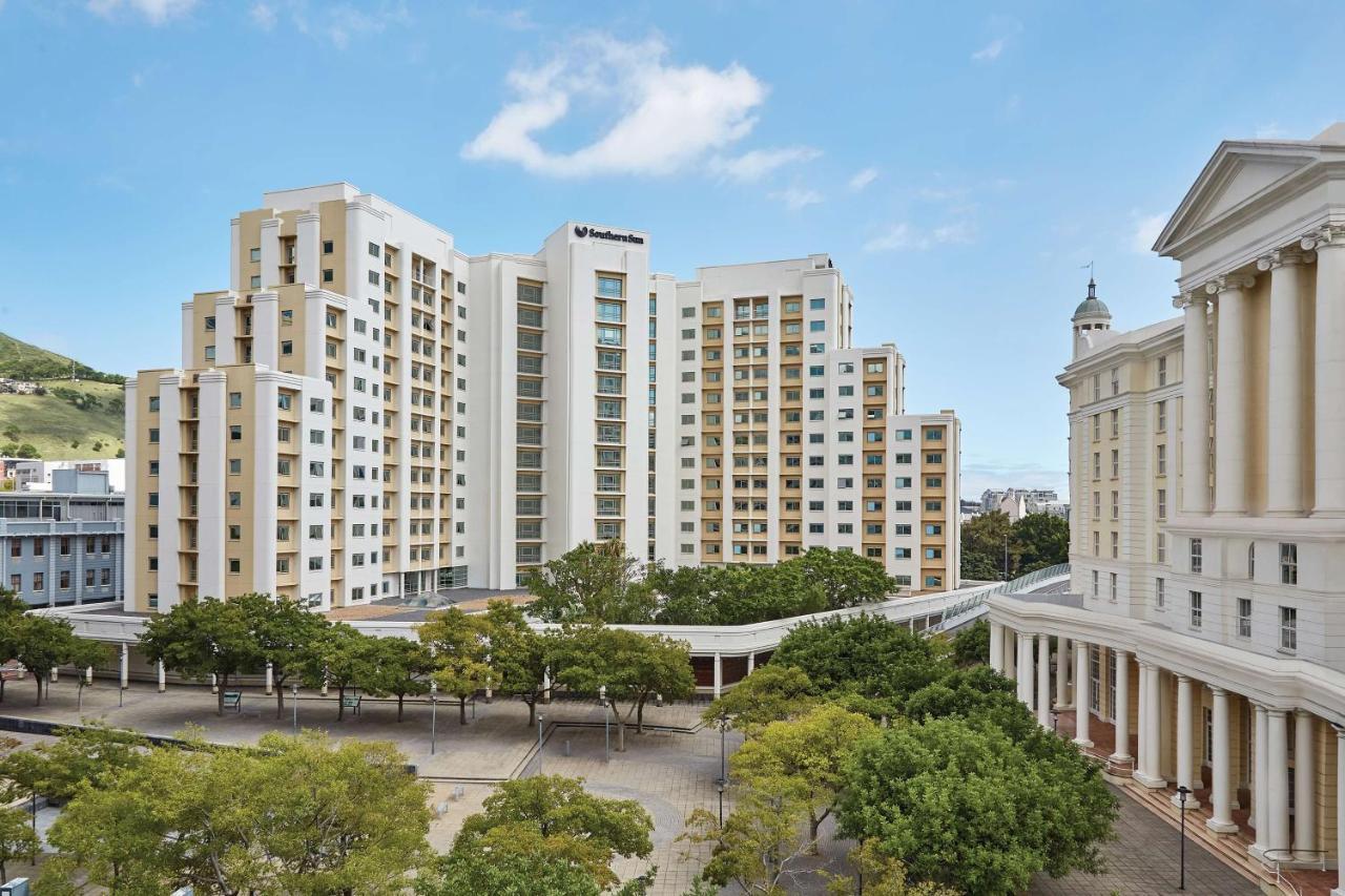 Southern Sun Waterfront 4*