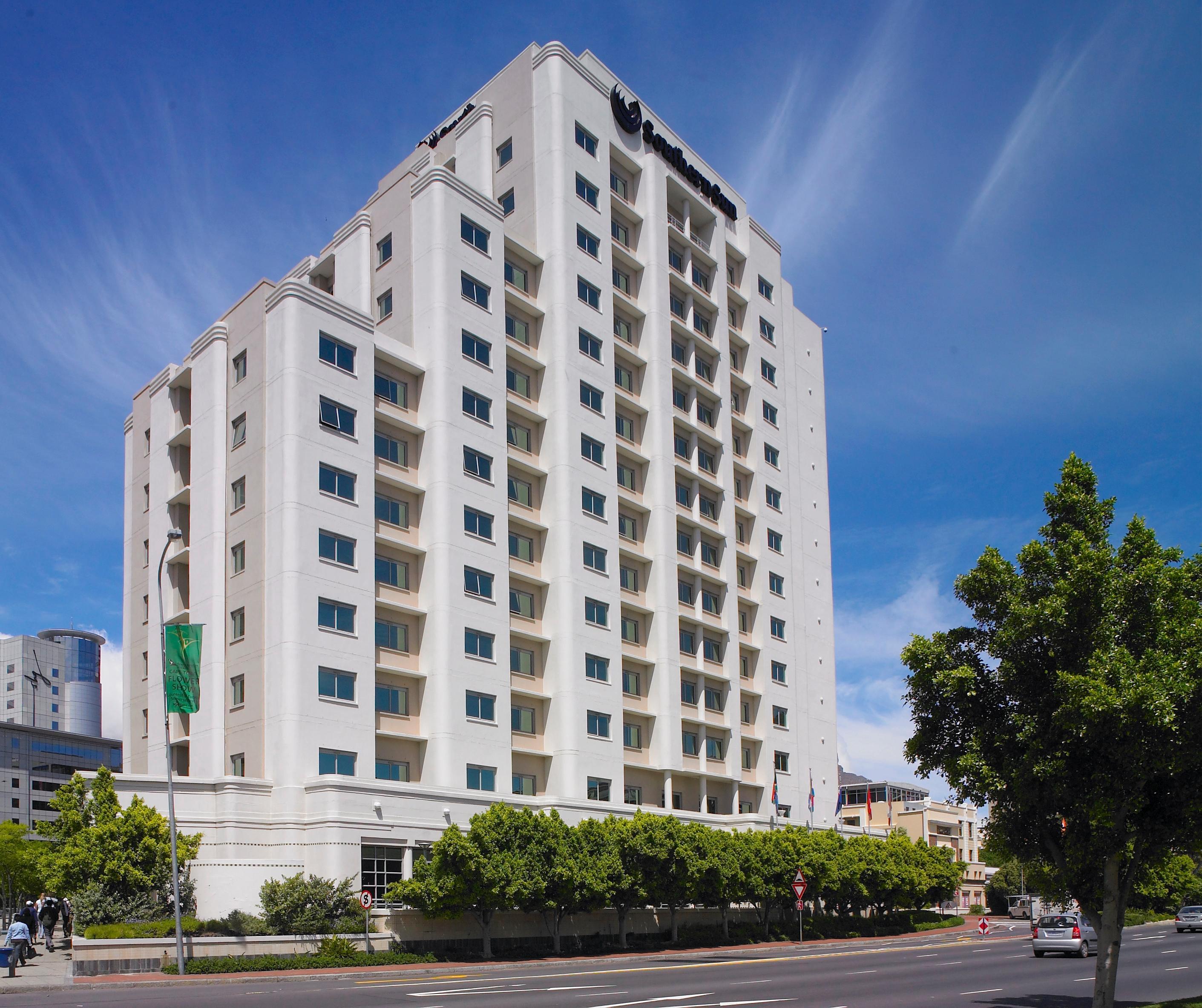 Southern Sun Waterfront Hotel 4*